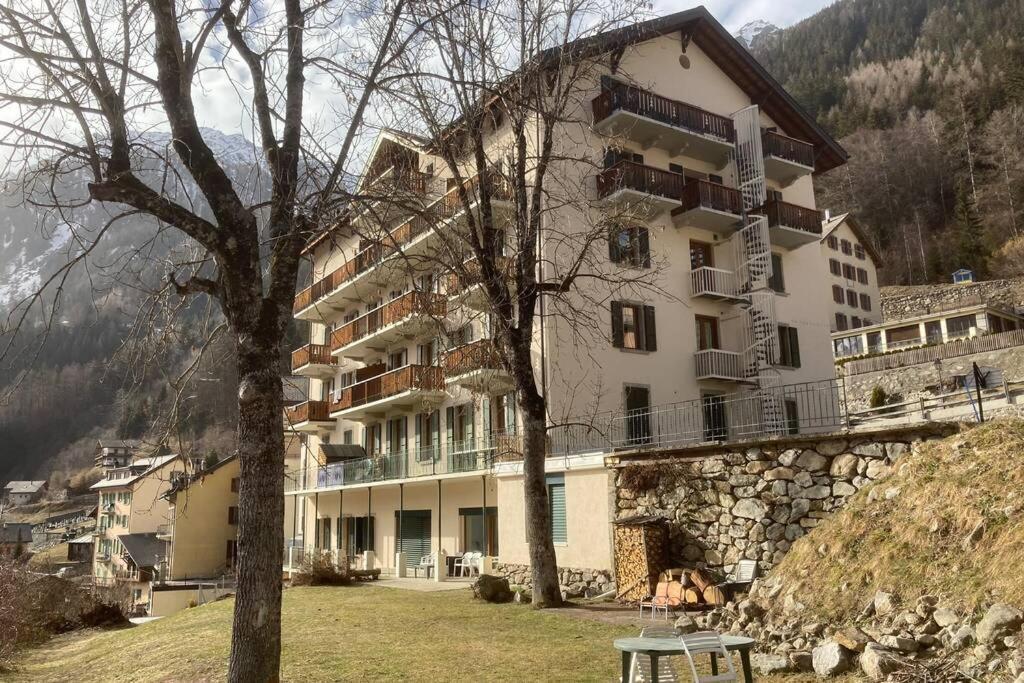 Bel Appartement 2.5 Pieces Avec Balcon, Magnifique Vue Sur Le Glacier Des Grands Finhaut المظهر الخارجي الصورة