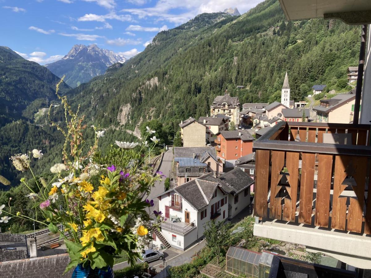 Bel Appartement 2.5 Pieces Avec Balcon, Magnifique Vue Sur Le Glacier Des Grands Finhaut المظهر الخارجي الصورة